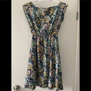 Patterned sleeveless dress